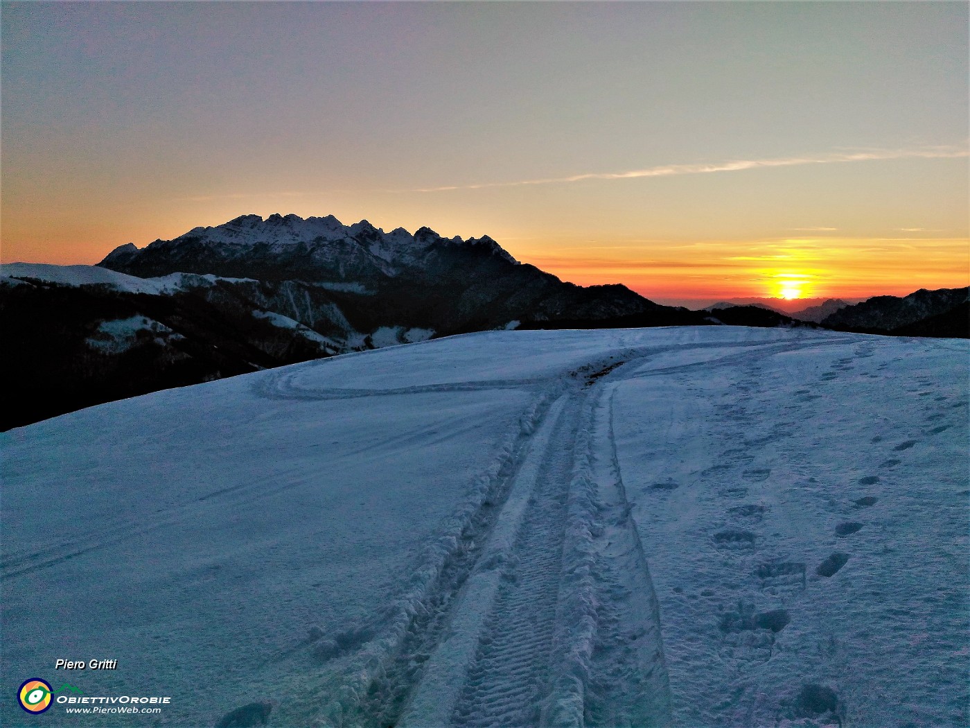 97 Tramonto del sole da Prato Giugno.jpg